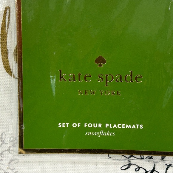 Kate Spade Jingle All the Way 4 Placemats and 2 Napkins Sets Snowflake Design - Picture 5 of 9
